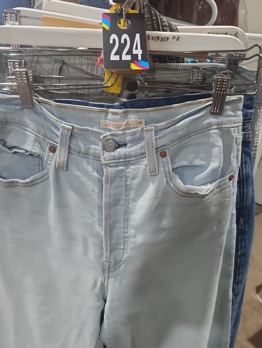 225